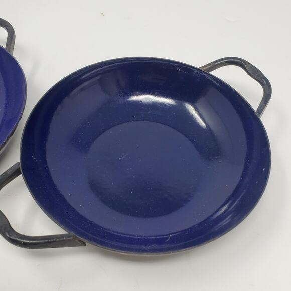 Vintage Small Set of 2 Enamelware Dark blue handled bowl 6" - Picture 5 of 6
